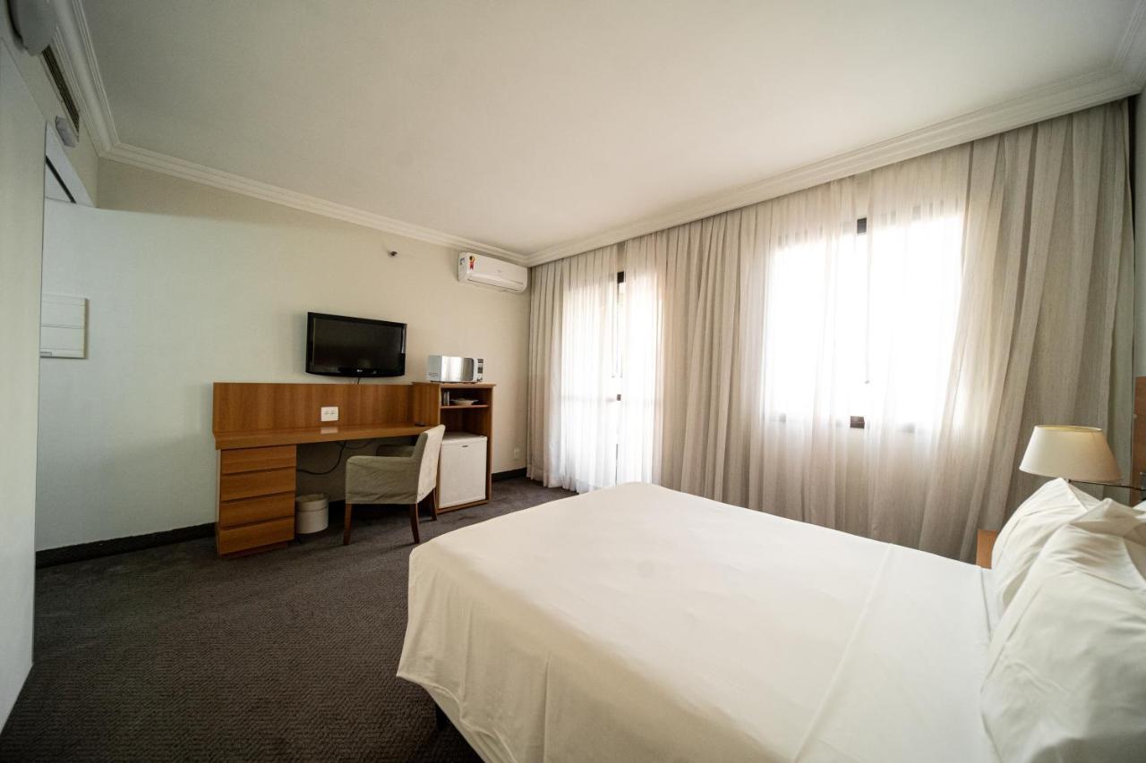 Apartamento Em Pinheiros - Faria Lima *