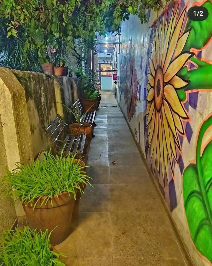Vila Madalena Purpurina Hostel *