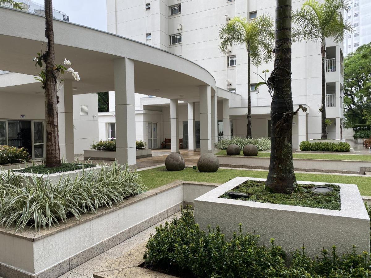 Akile Peixoto Gomide Apartment