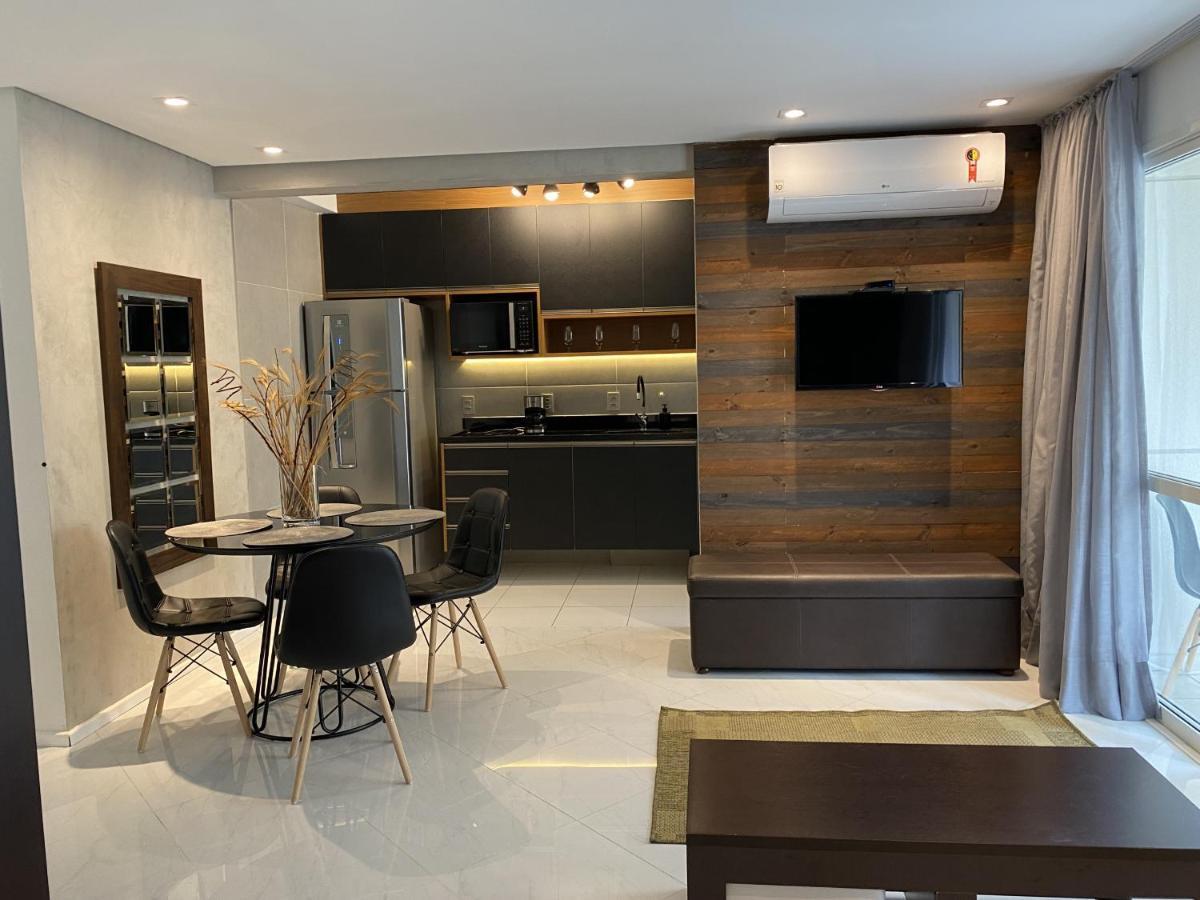 Akile Peixoto Gomide Apartment