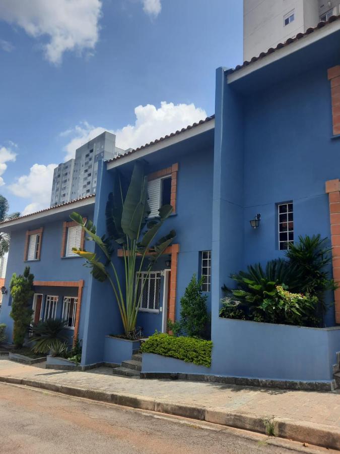 Rumah liburan Charmosa Casa Em Condominio Com Quintal