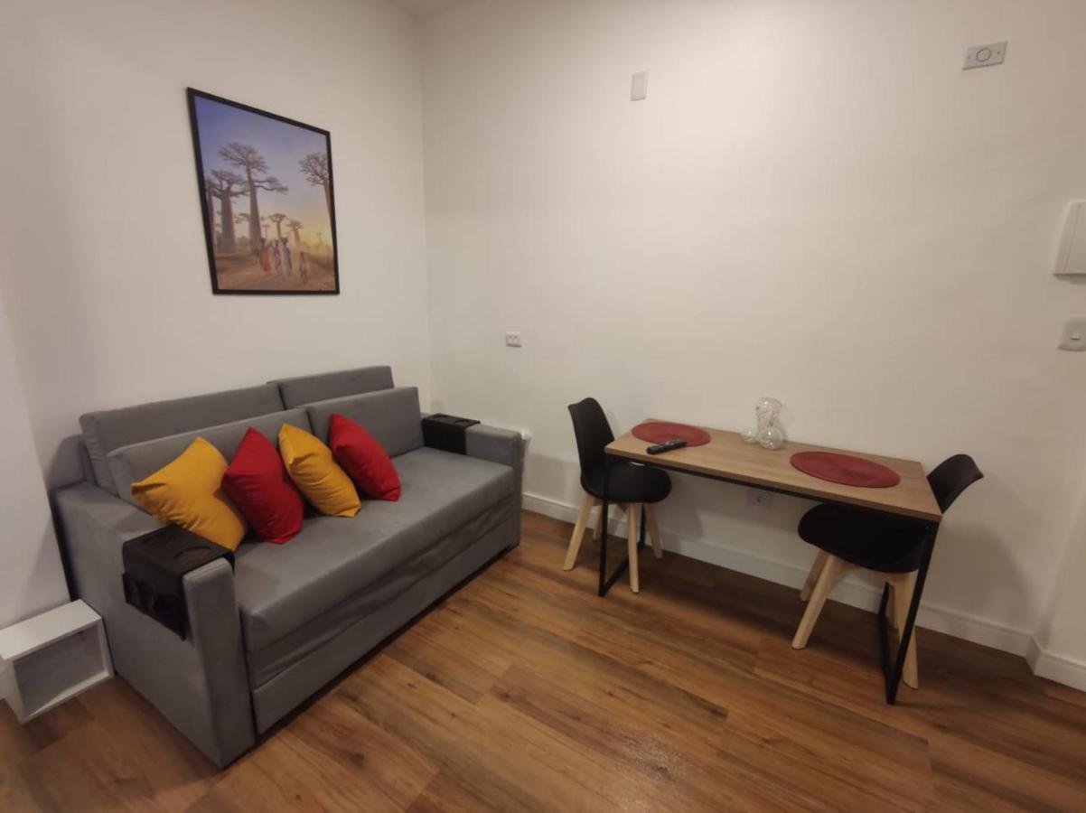 Vem Pro Arouche/republica -studio- 4 Min Do Metro Apartemen *