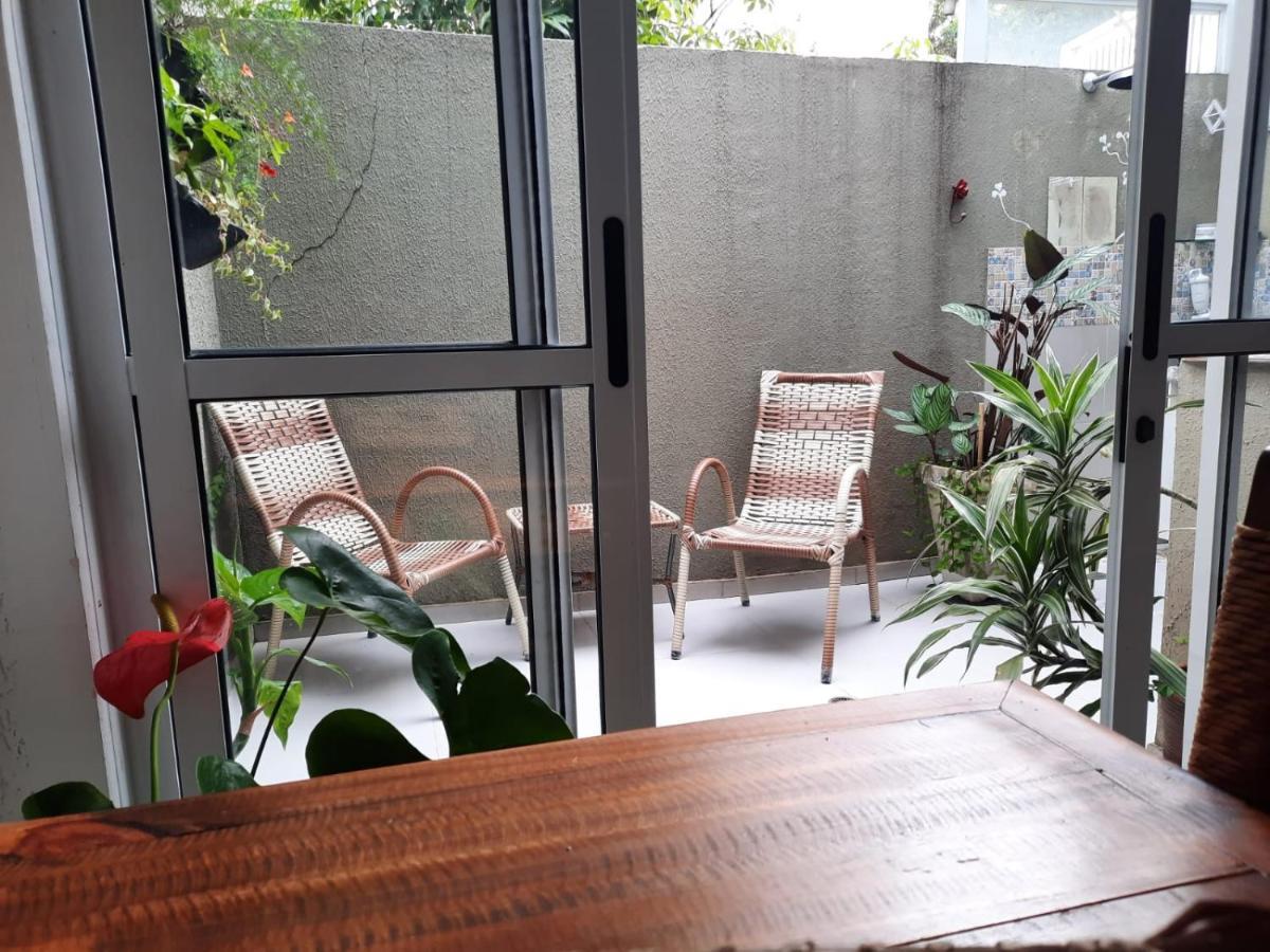 Charmosa Casa Em Condominio Com Quintal Rumah liburan