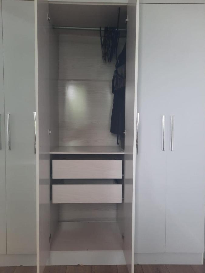 Charmosa Casa Em Condominio Com Quintal Rumah liburan *