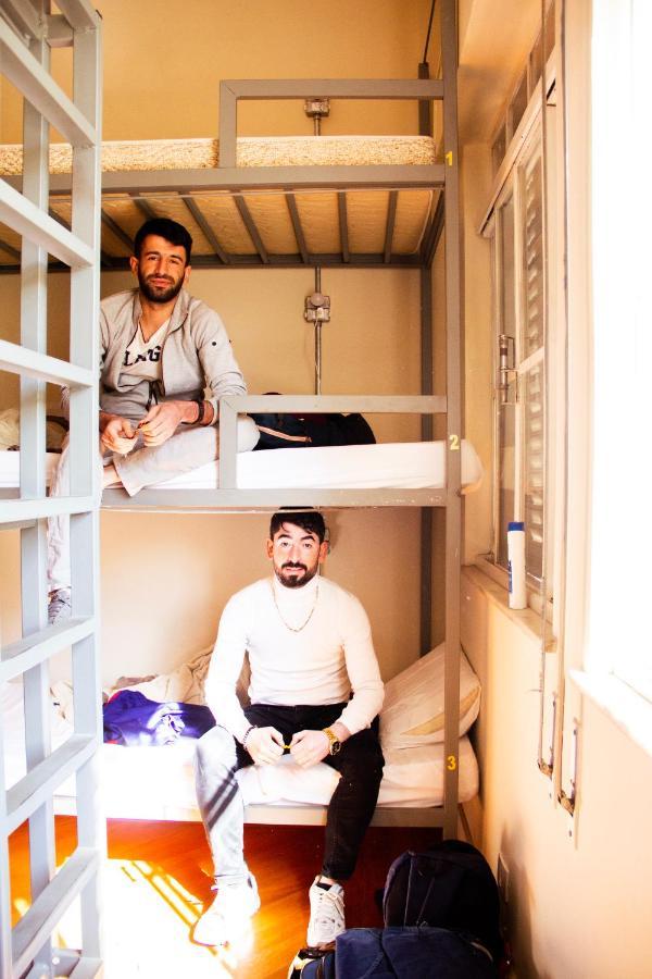 Hostel Quintal & Bar