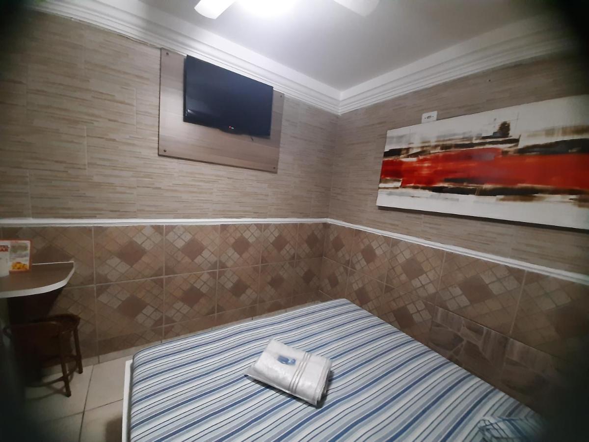 Luar Hotel *
