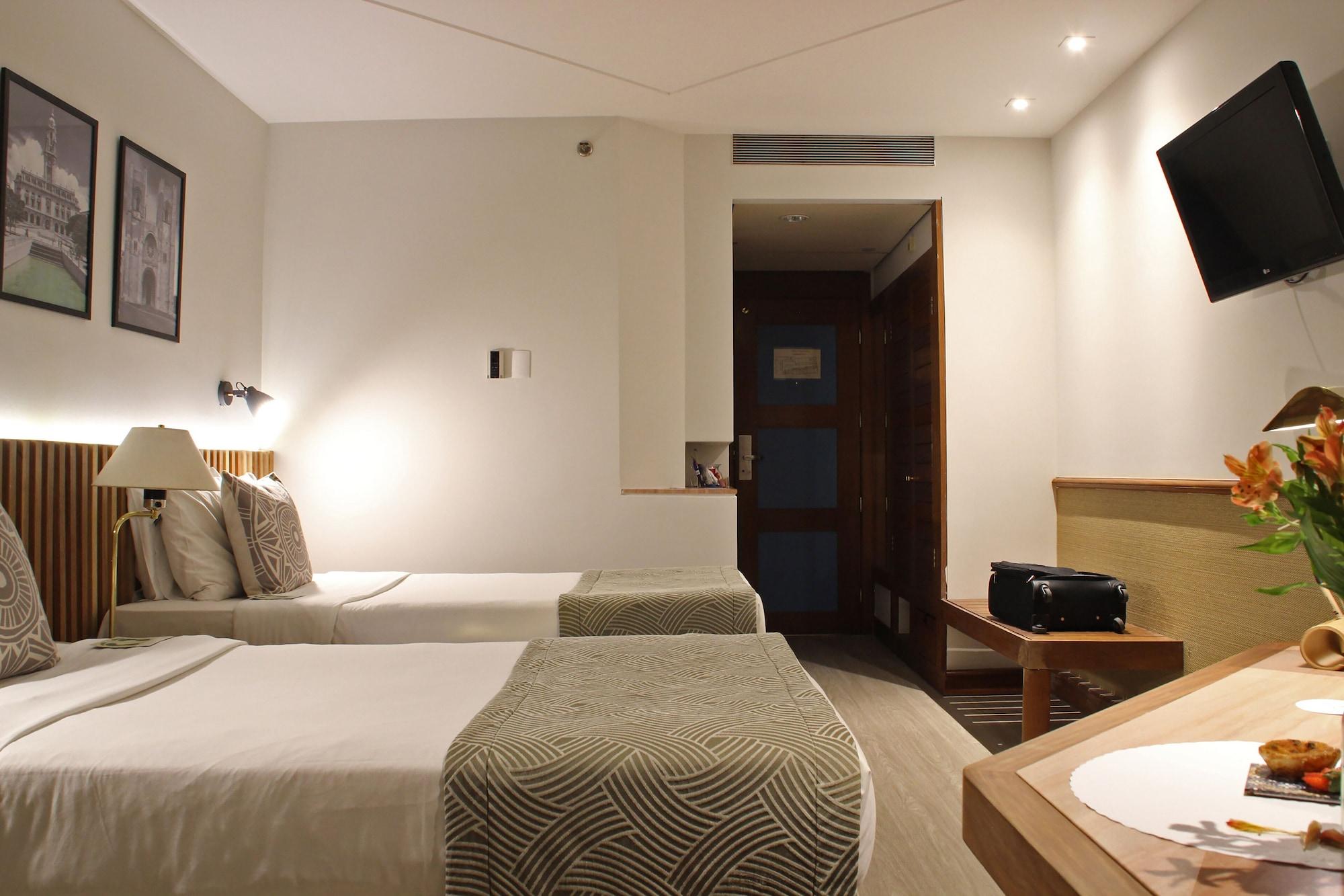 Pestana Khách sạn 4*