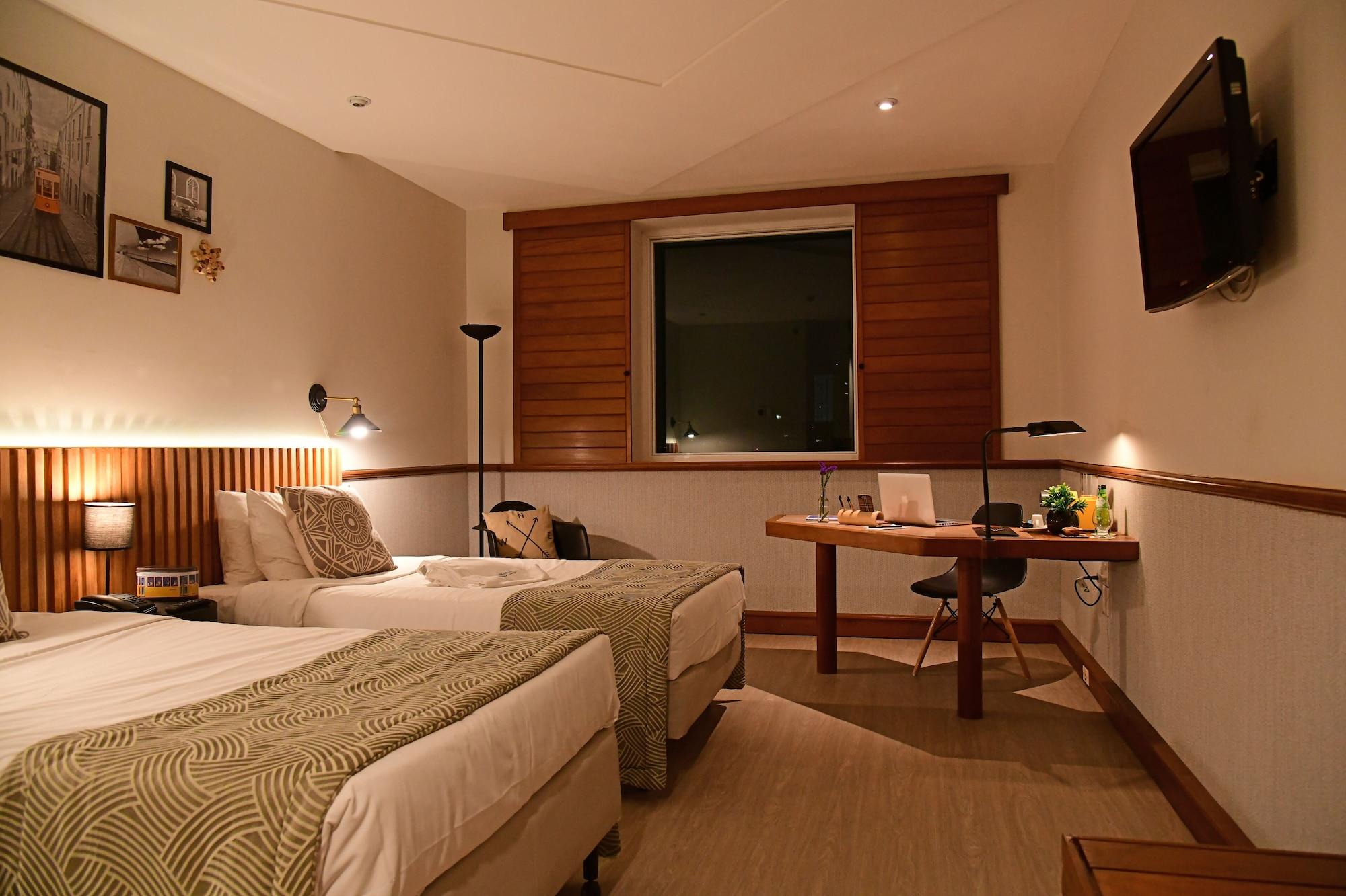 Khách sạn Pestana 4*