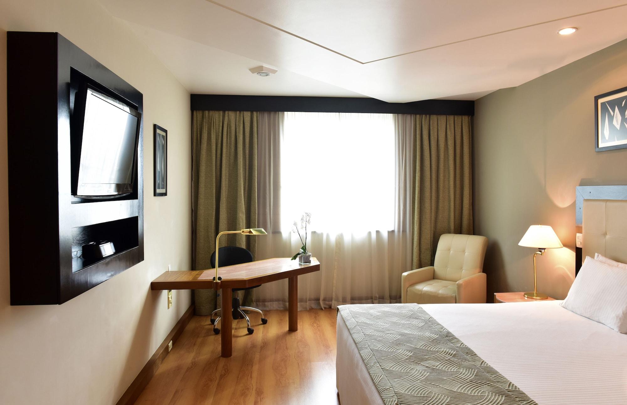 Pestana Khách sạn 4*