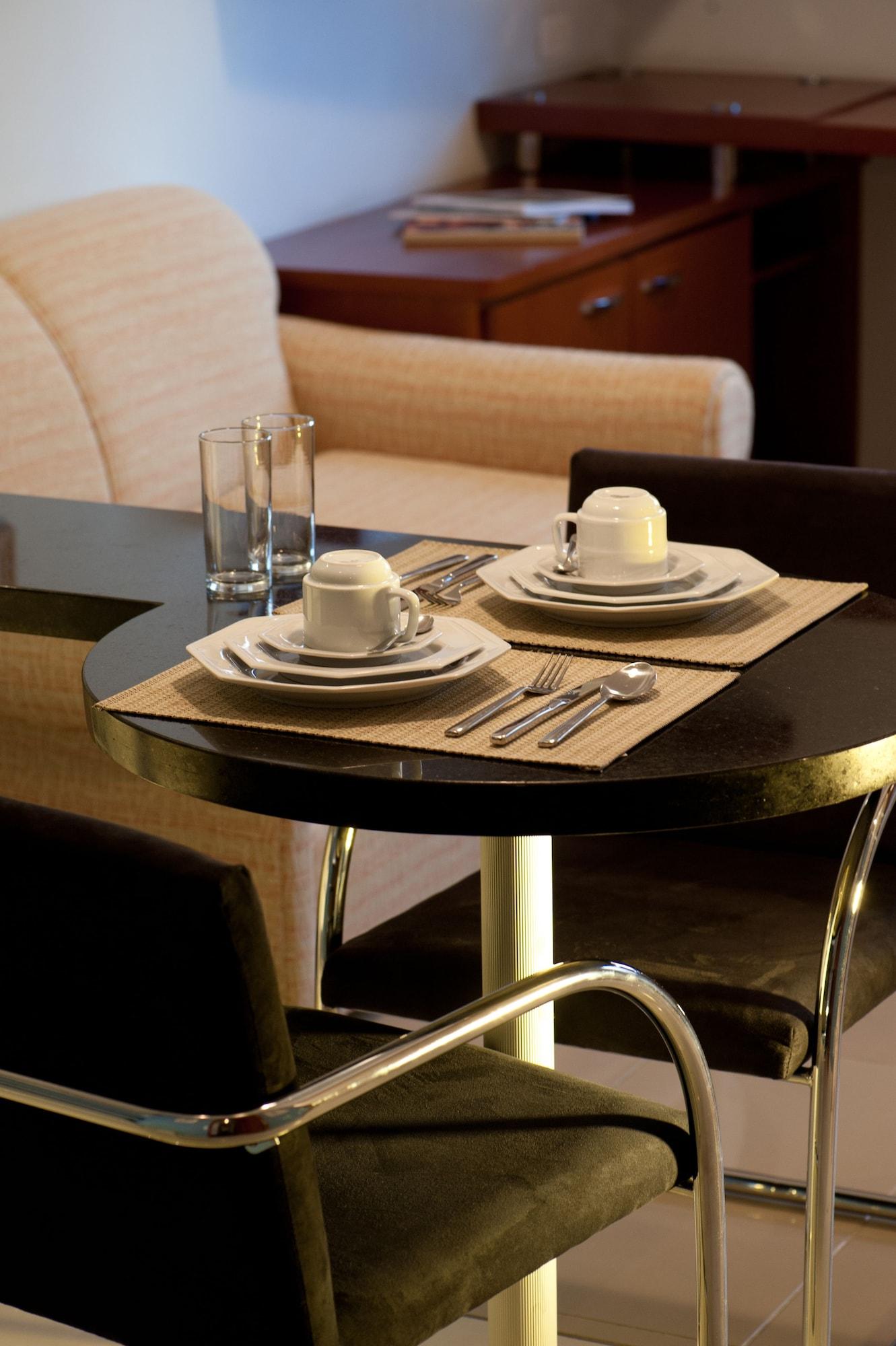 Hotel Ninety 4*