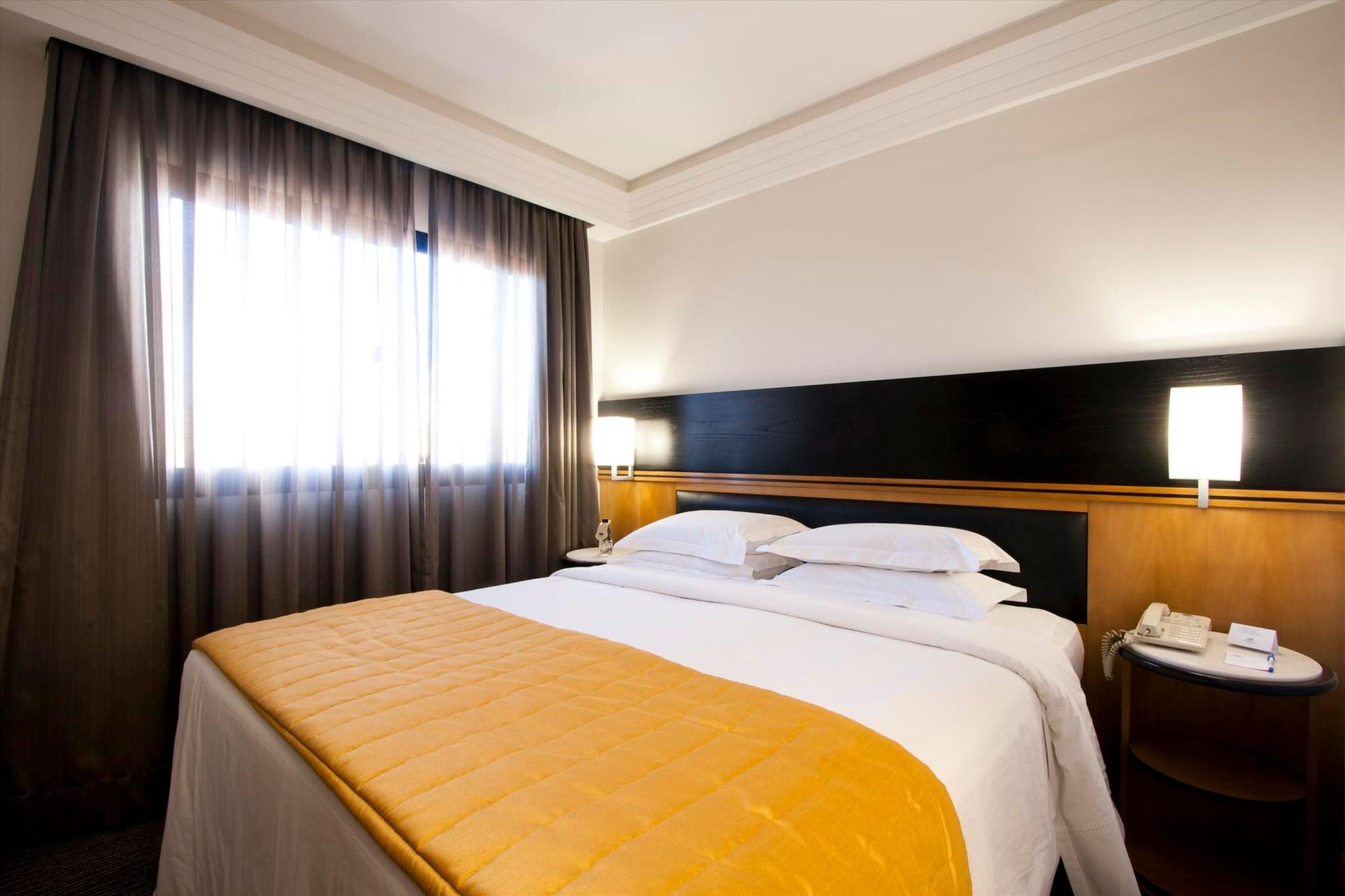 Estanplaza International Hotel 4*