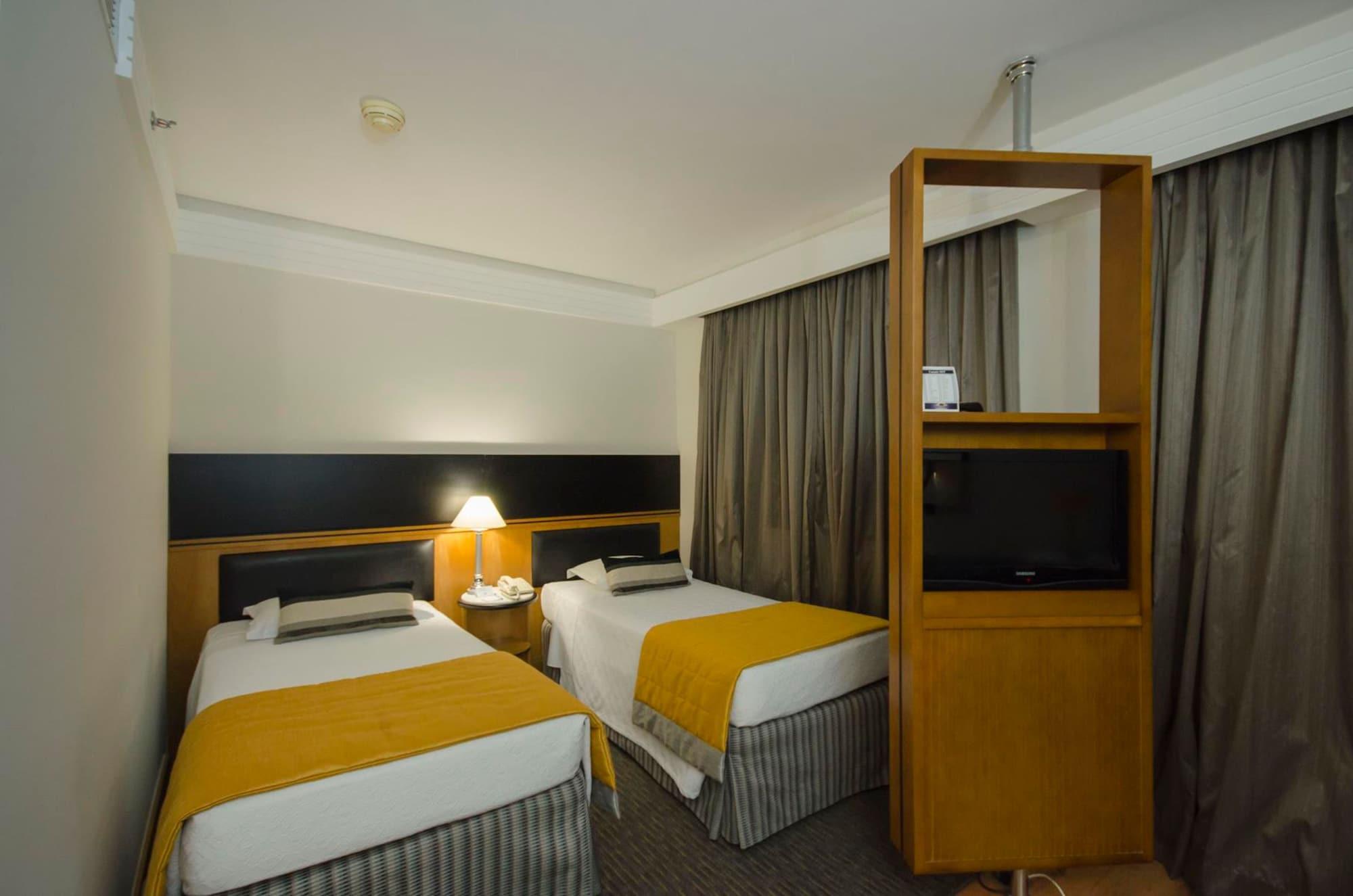 Hotel Estanplaza International