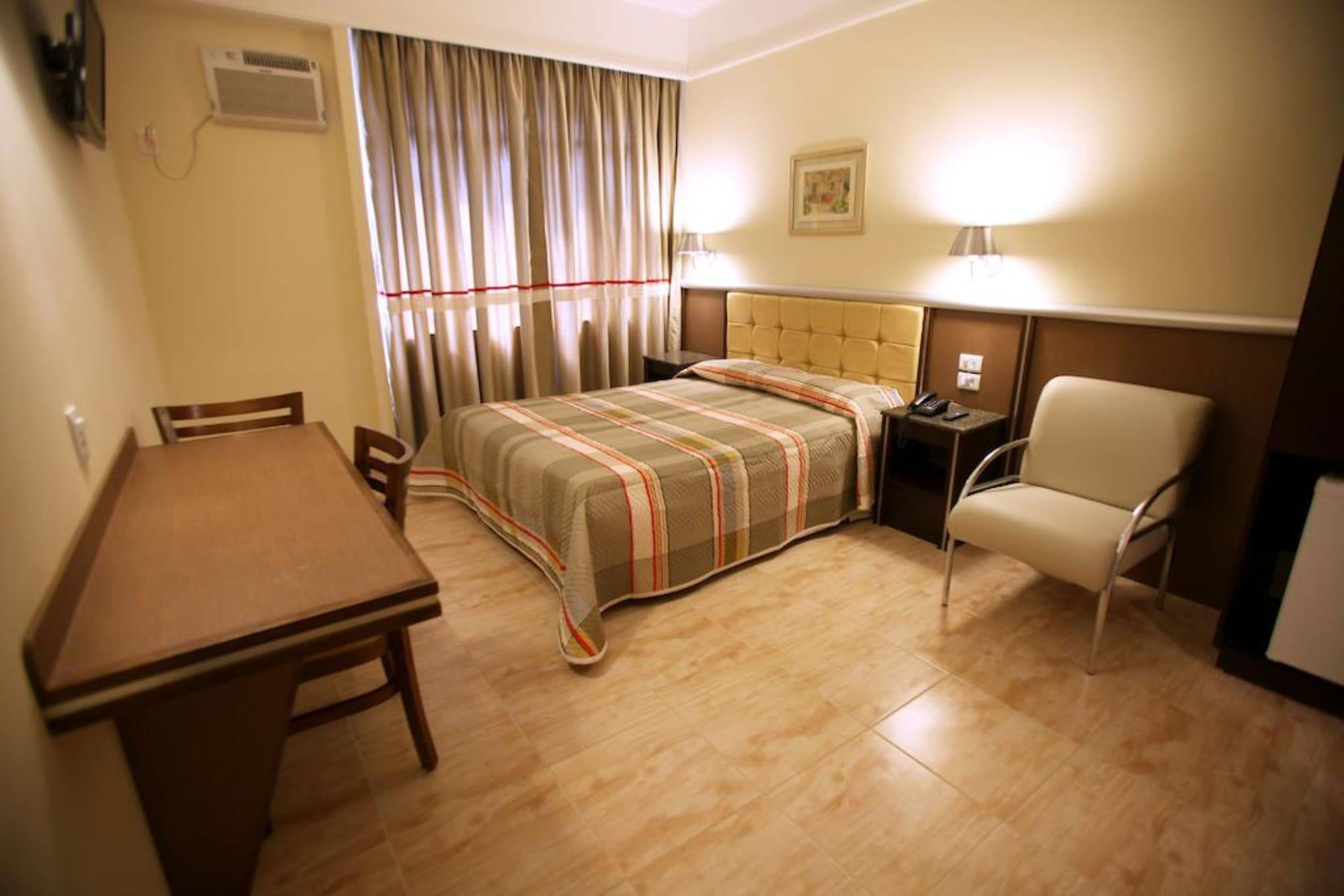 Soneca Plaza 3*