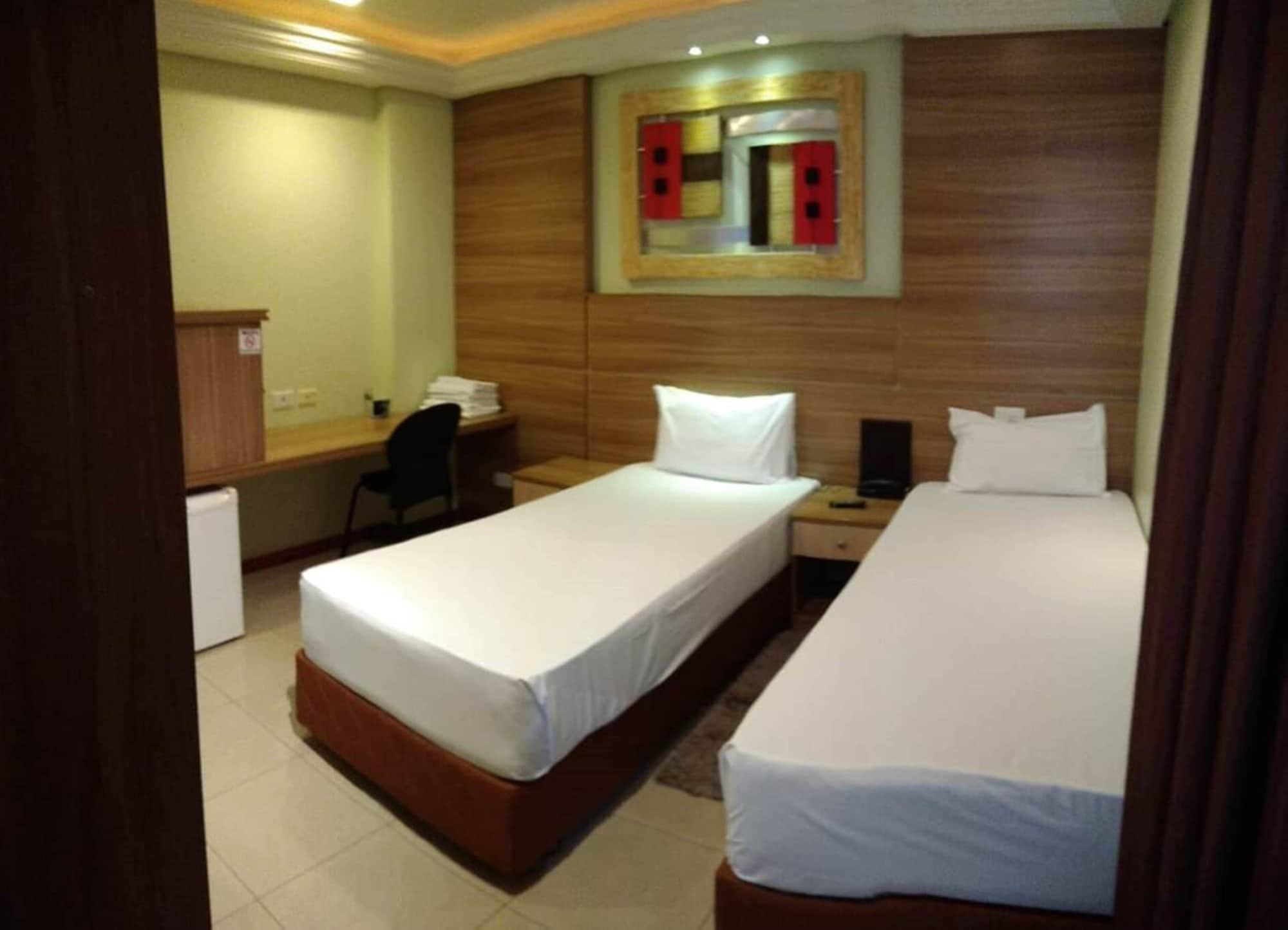 Luni Hotel