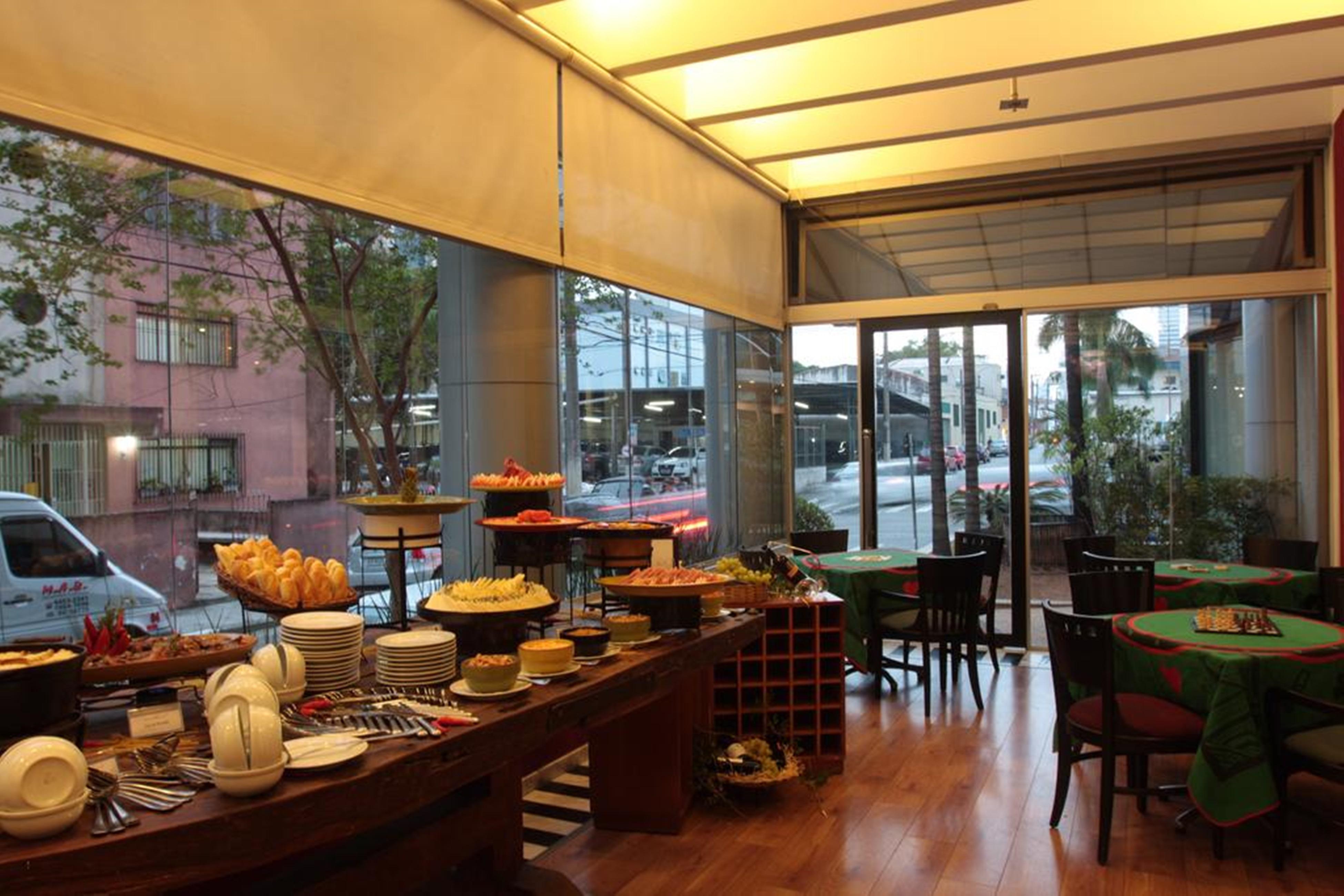 Estanplaza International Hotel