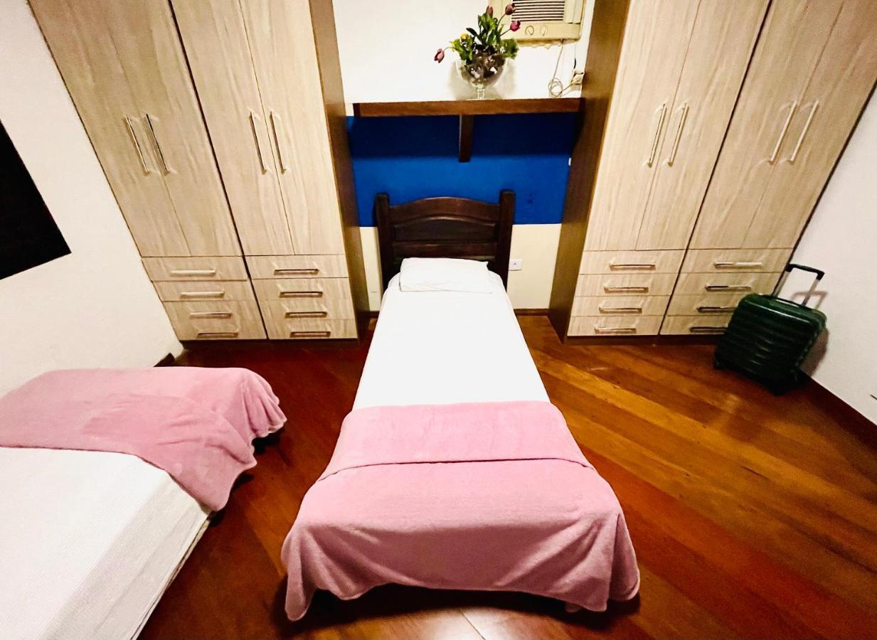A Casa Que Hospeda Privatunterkunft *