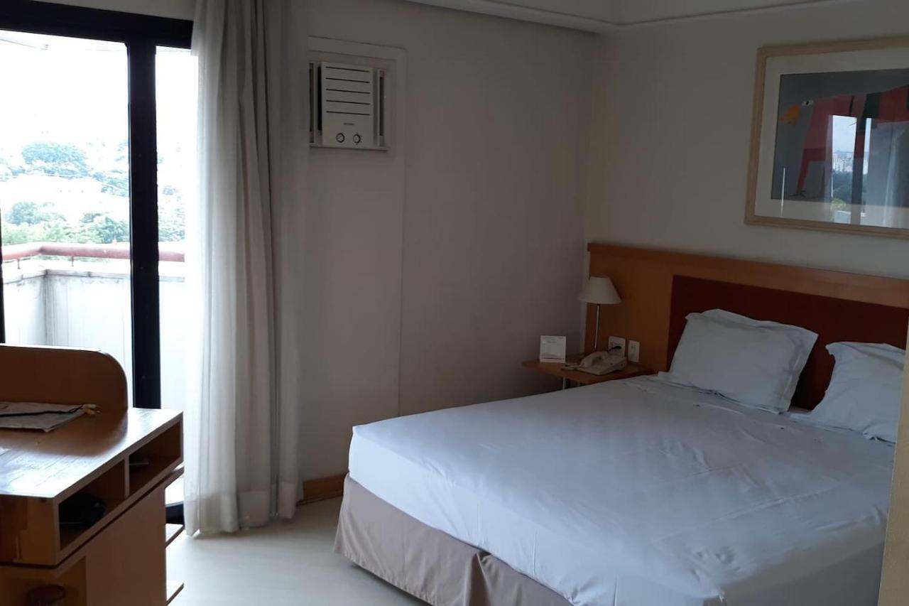 Flat Com Sacada - Regiao Ibirapuera Proximo Varios Hospitais E Unifesp Sao Paulo