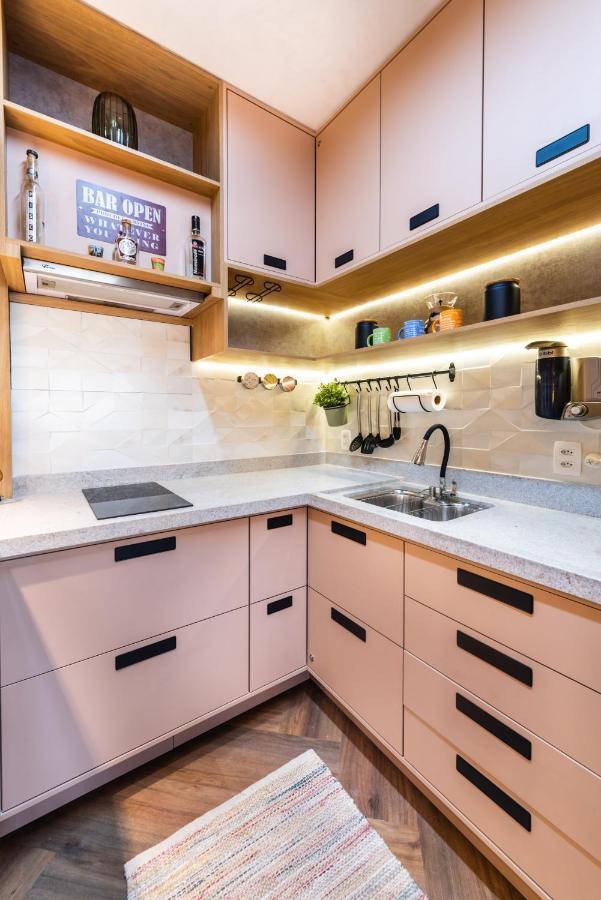 Edificio Setin Republica Downtown: Charming With Pool & Gym Apartment