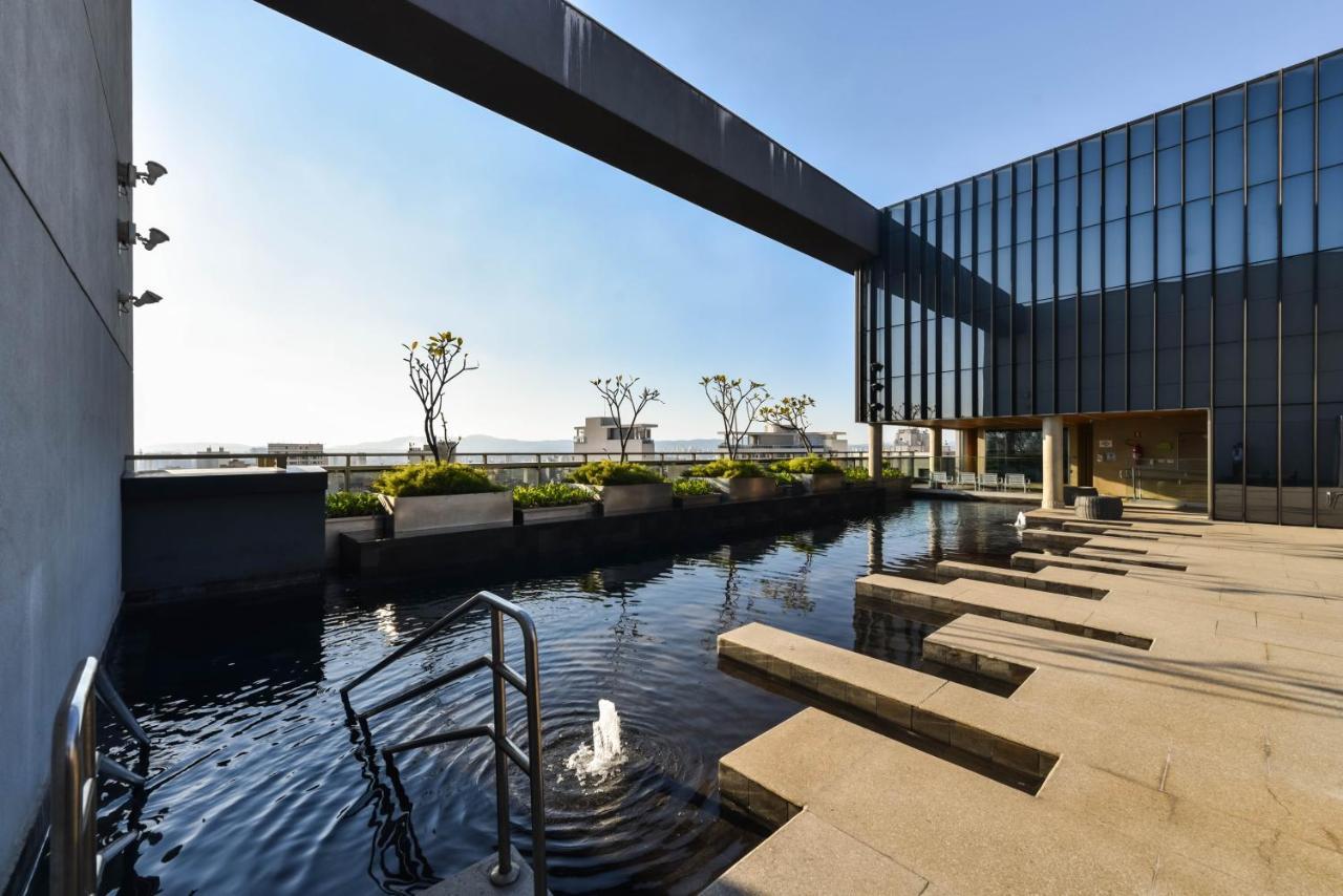 Edificio Setin Republica Downtown: Charming With Pool & Gym