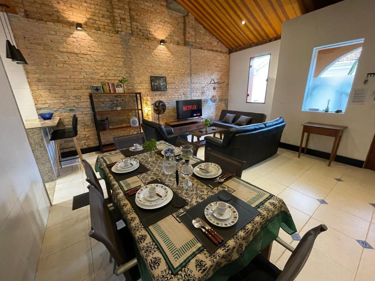 Villa Casa De Tijolos Com Churrasqueira Fechada