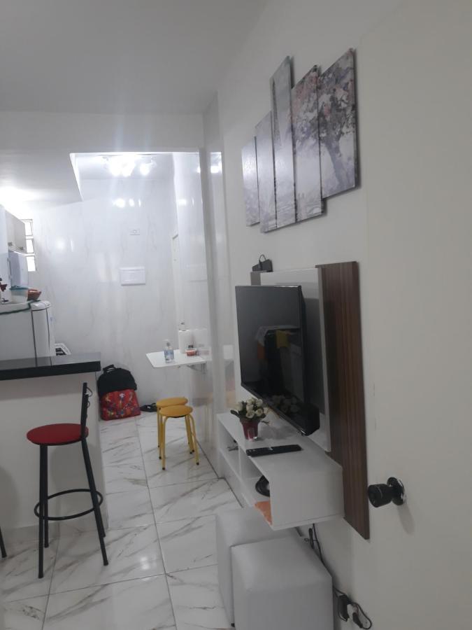 Ap Mobiliado Em Edificio Redondo Centro