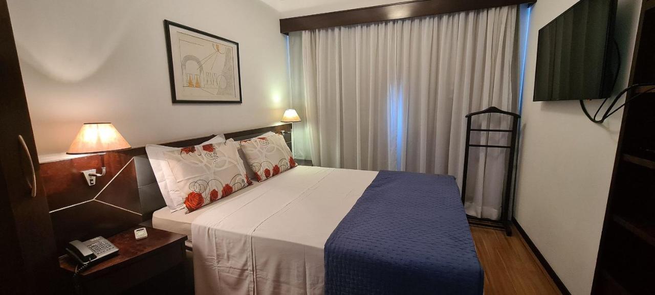 Khách sạn The Palace Tv No Quarto Limpeza Diaria Uh902
