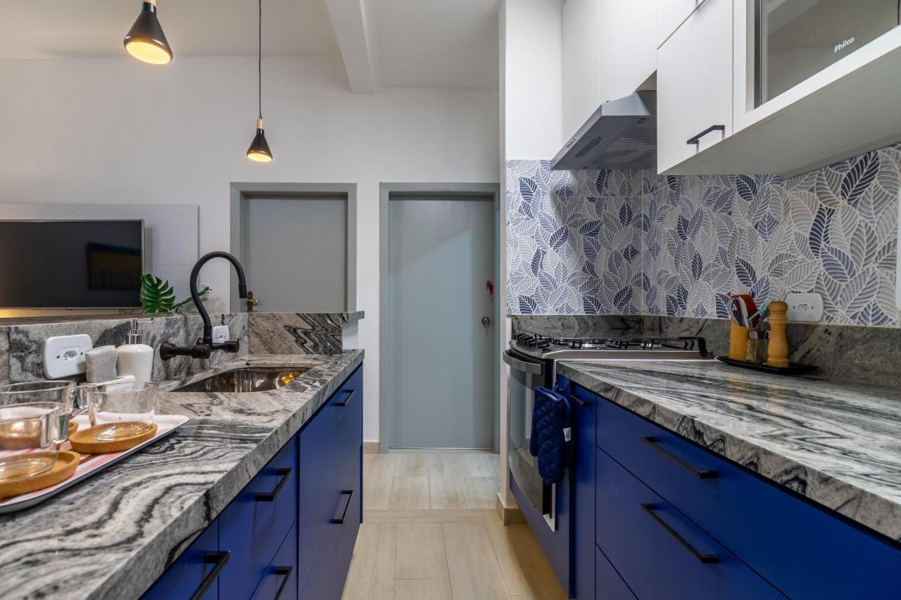 Akile Leoncio Hcor Apartemen