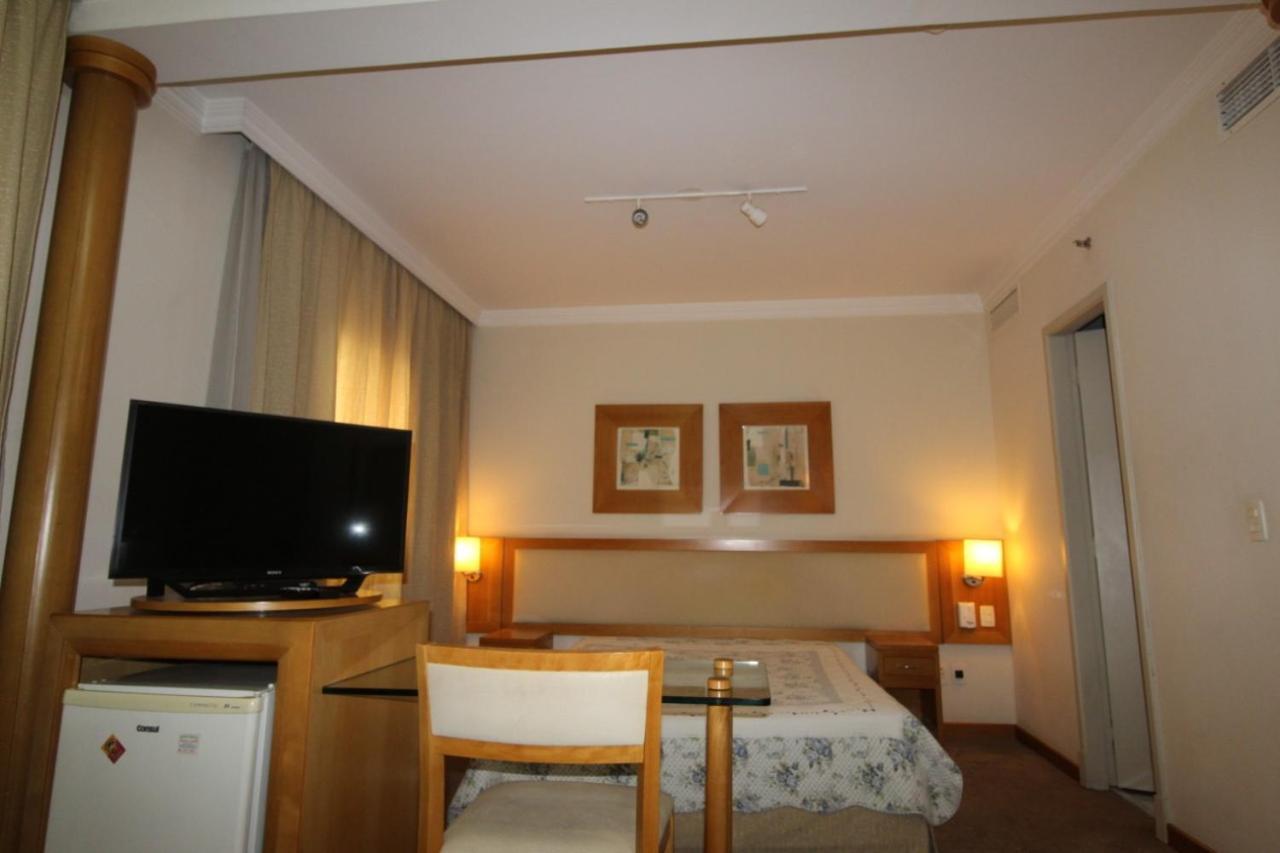 Flat Oscar Freire 1948 Pinheiros 4* São Paulo
