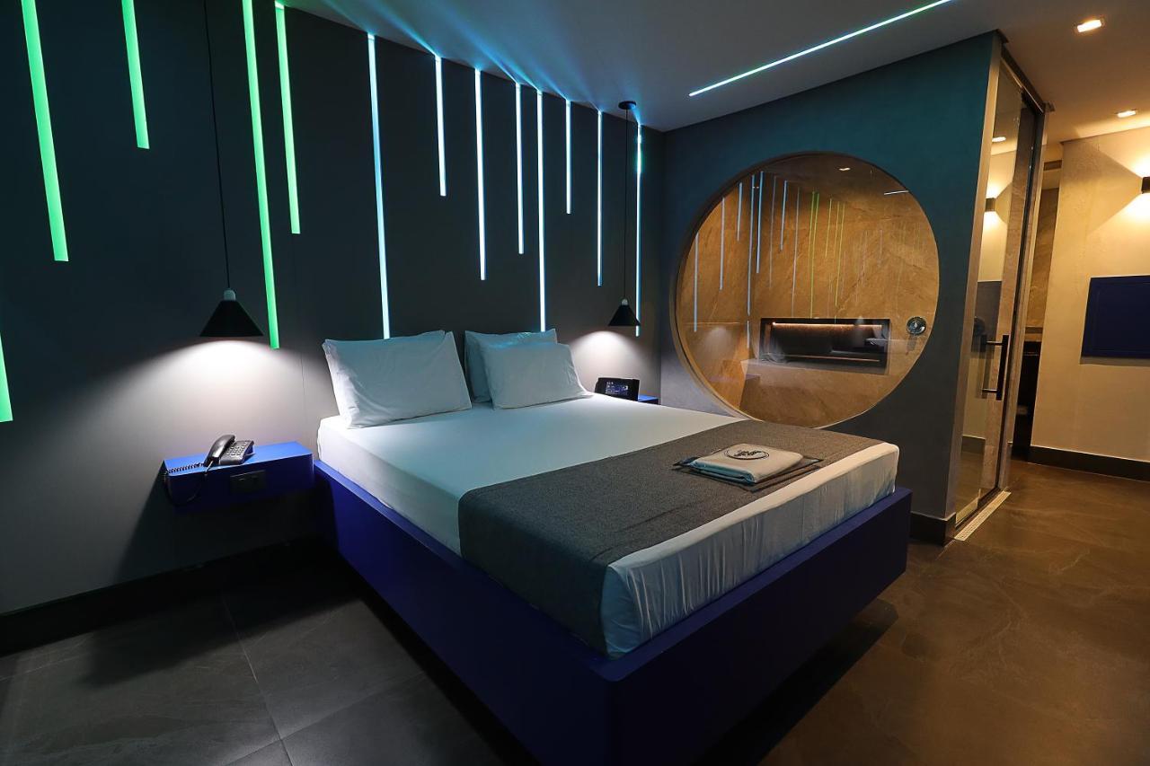 Mood Love hotel