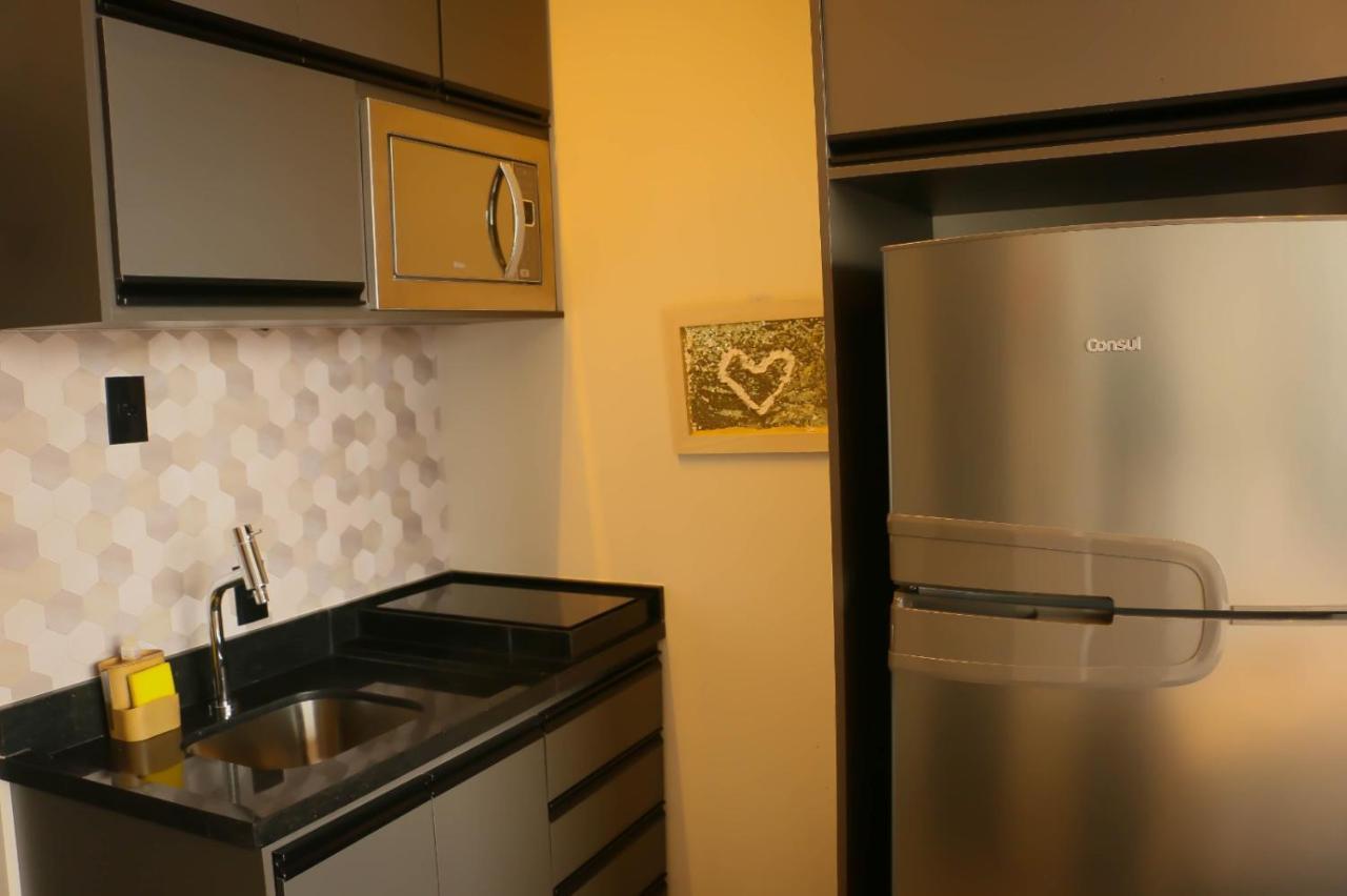 2306 - Modern With Allianz View & Rooftop Pool Apartment