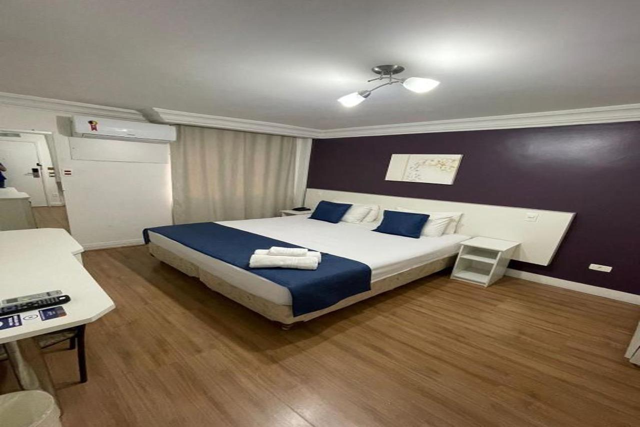 Khách sạn Century Paulista 4*