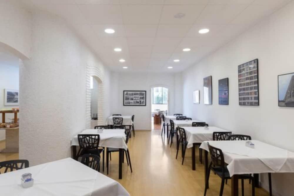 Rojas Hotel