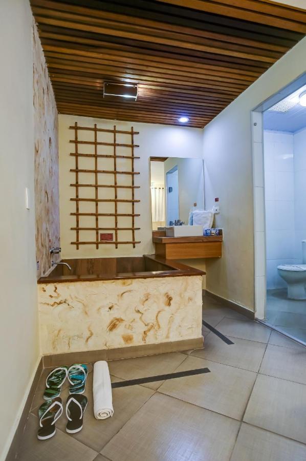 Liebeshotel - Radial Leste