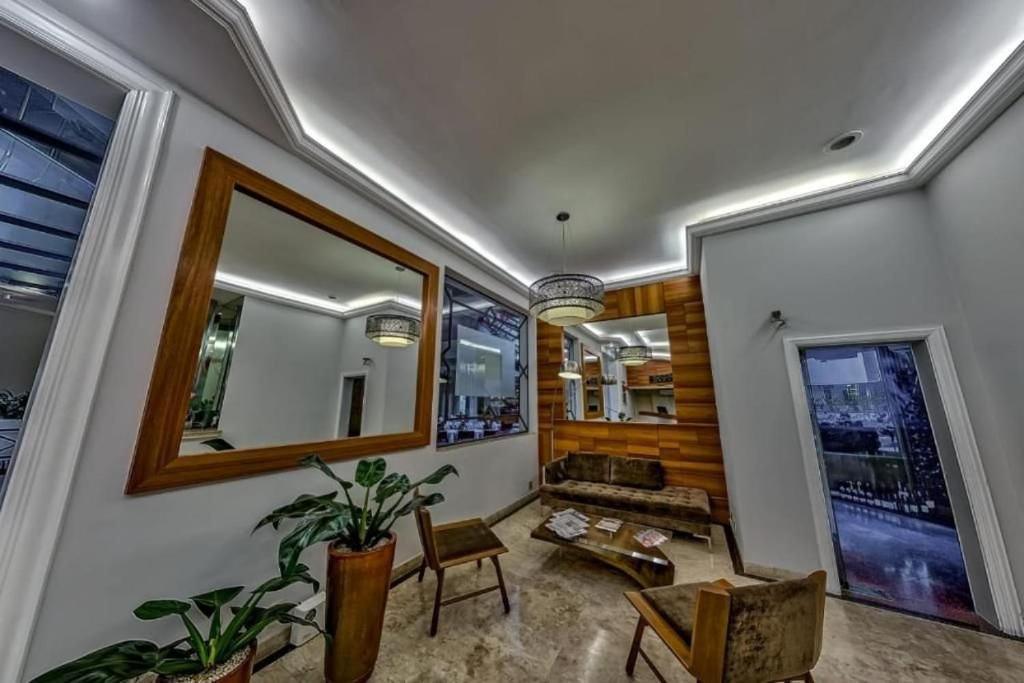 Flat Amplo E Com Garagem Ao Lado Da Paulista Daire