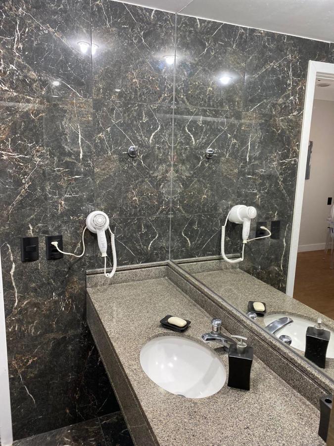 Flat Funcional Em Frente Ao Aeroporto De Congonhas 4* Sao Paulo