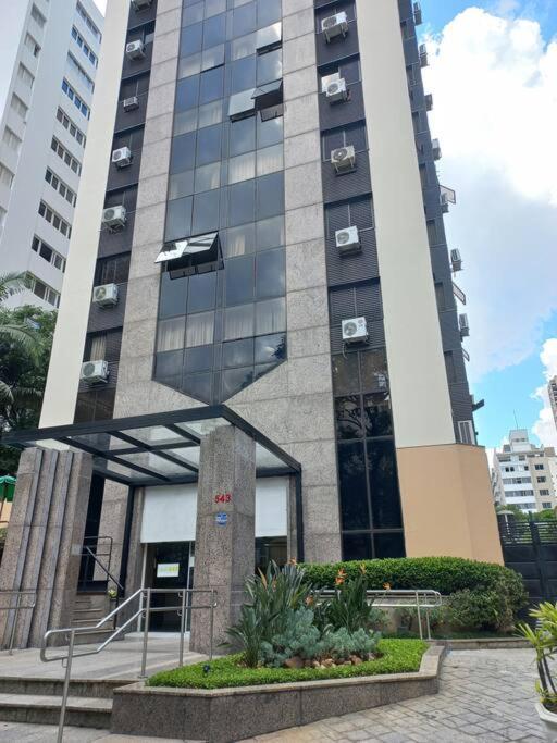 *212 No Itaim Bibi Otima Localizaca Daire