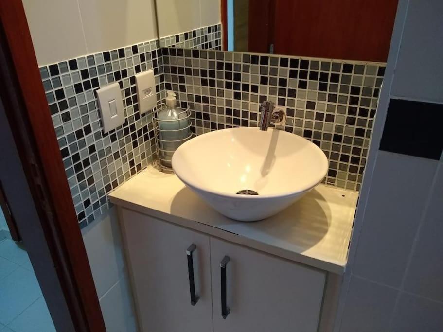 Apartemen Apto Av. Ipiranga Com 1 E Internet 300 Mb. *