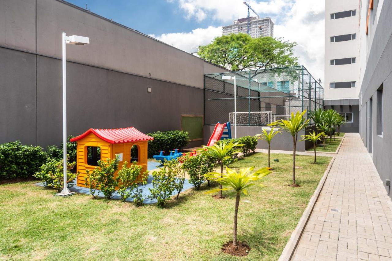 Design Prox Ao Metro Bras Com Piscina Sao Paulo