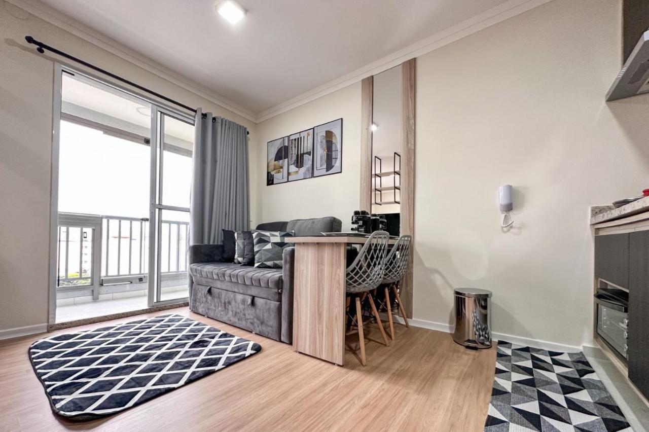 Studio Em Allianz Park Apartment