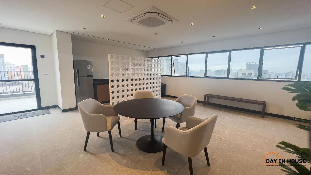 U_221 | Studio Lindo Proximo Ao Hosp. Sirio Libanes 100Mts *