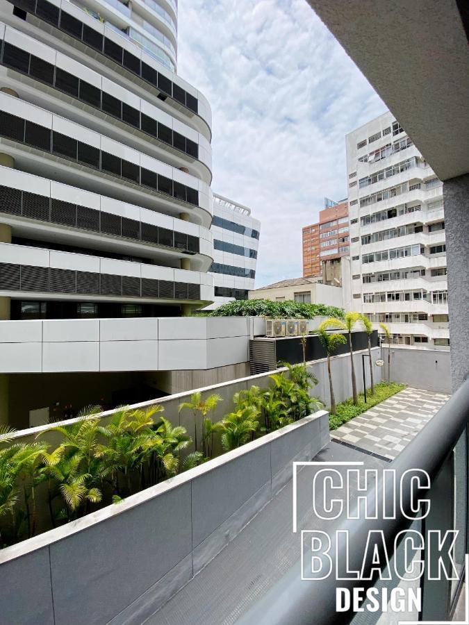 Chic Black Design - Zpinheiros *