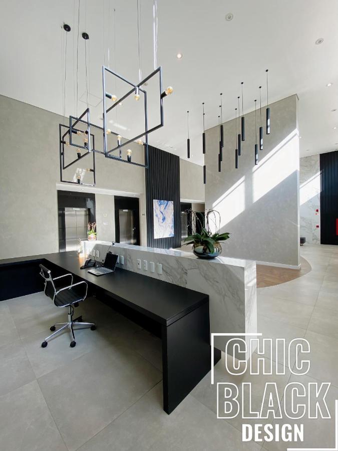 Chic Black Design - Zpinheiros Apartment *