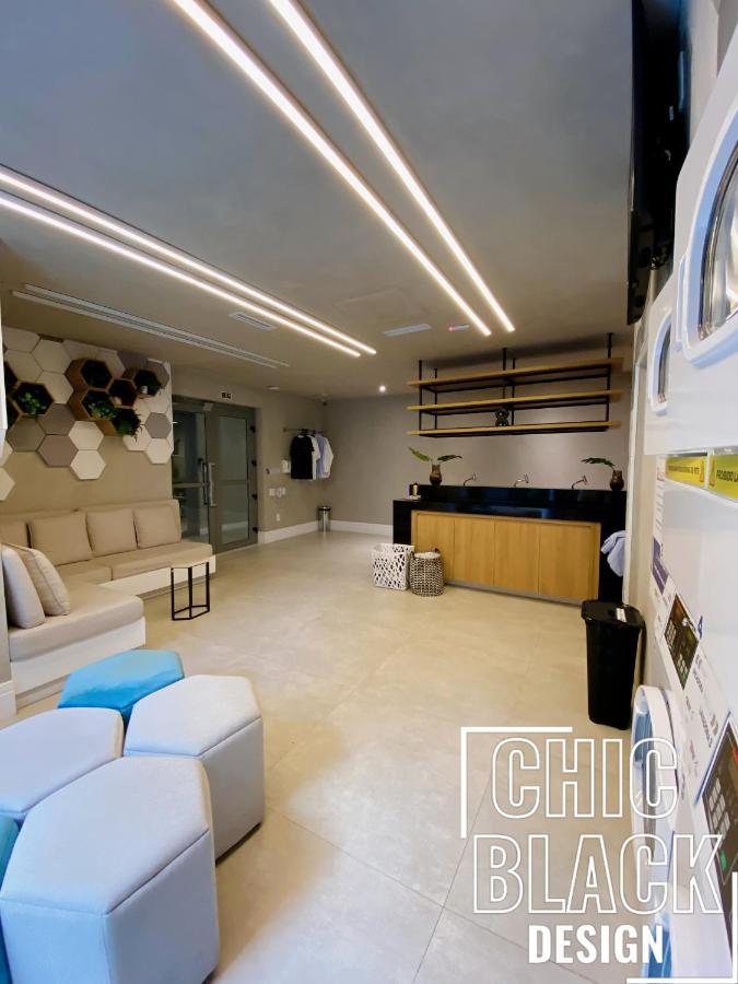 Chic Black Design - Zpinheiros Apartment