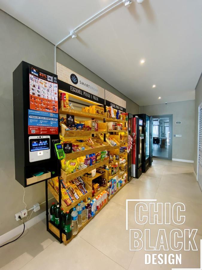 Chic Black Design - Zpinheiros Apartment *