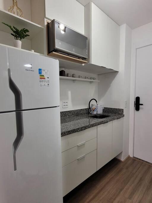 Daire A 20 Passos Do Metro Belem