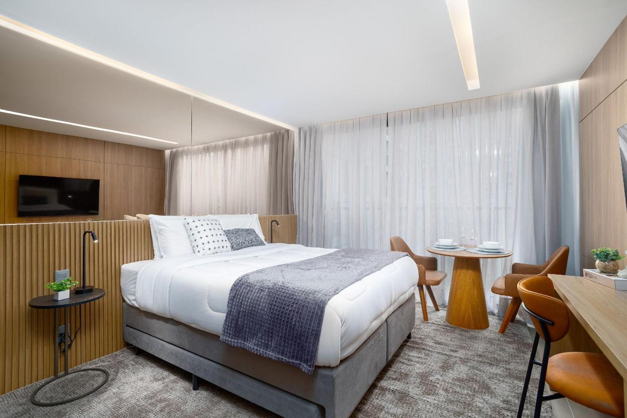 Hit Itaim Apartemen *