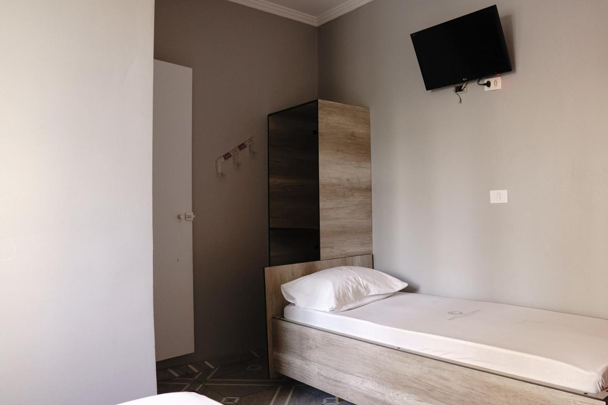 Clelia Hotel *