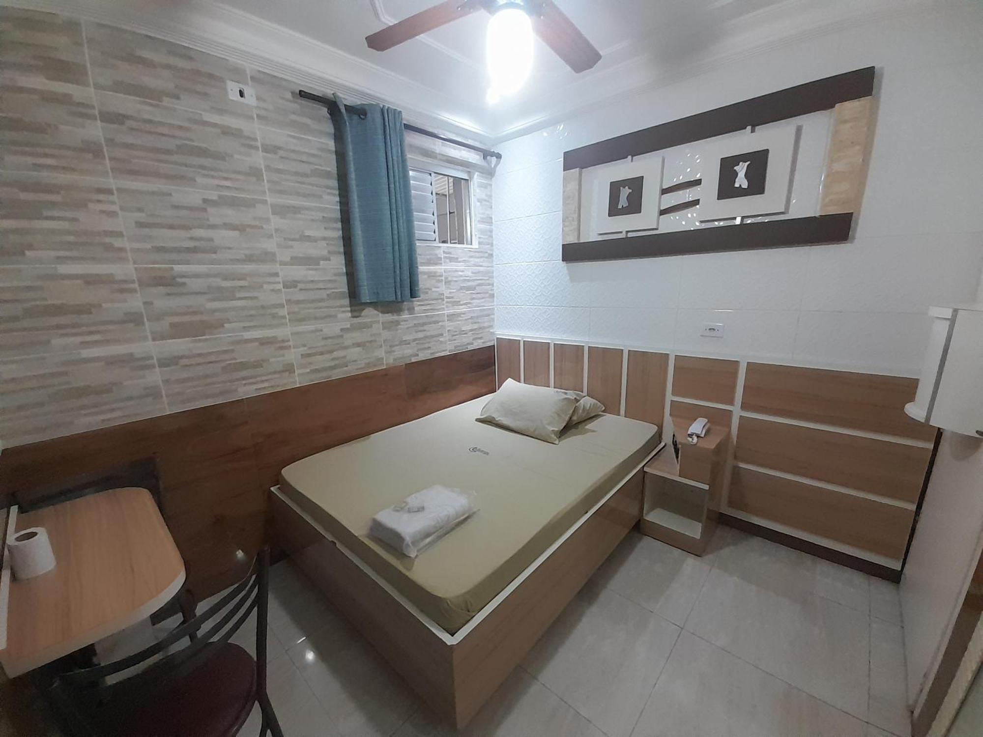 Hotel Luar *
