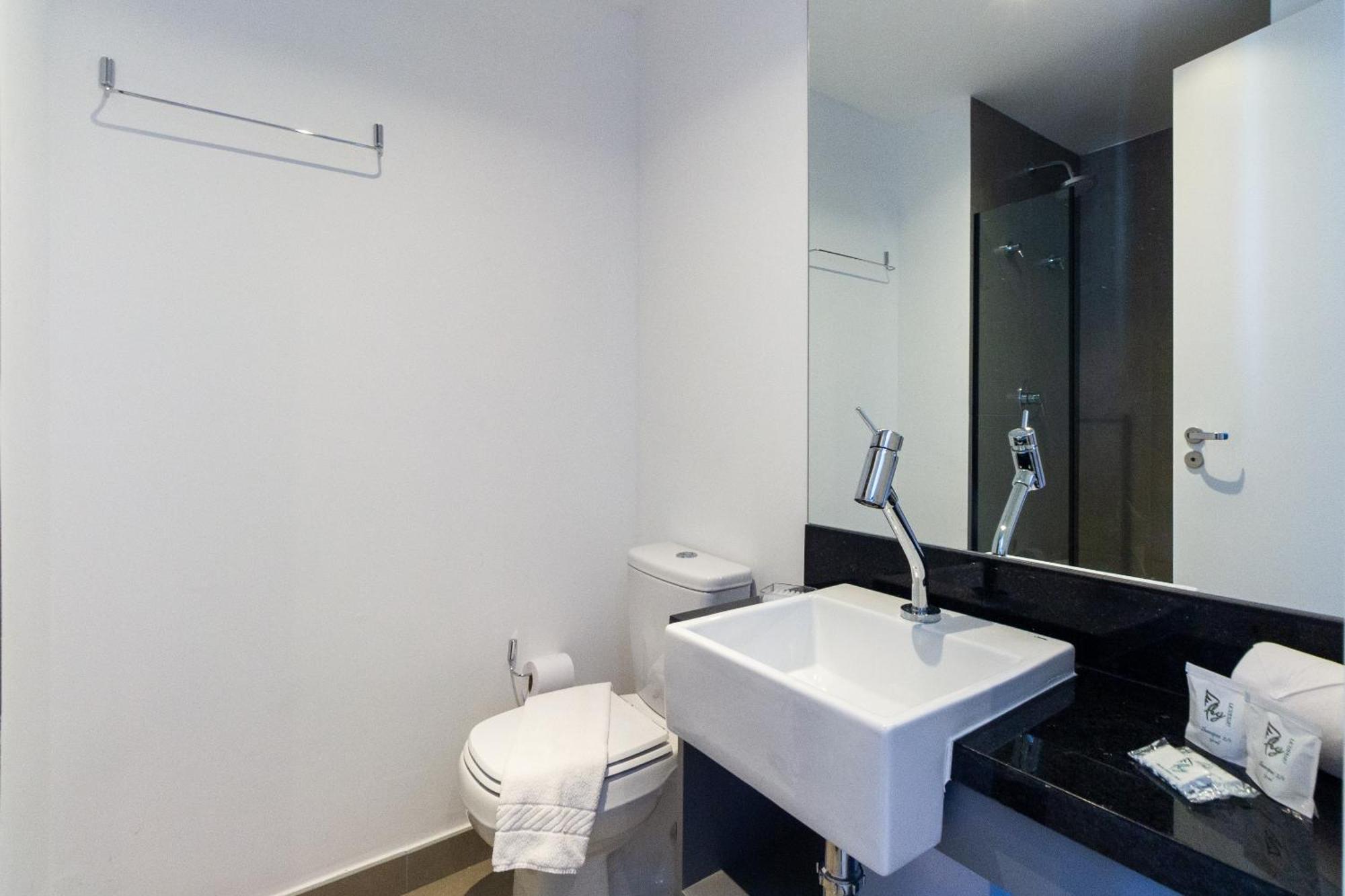 360 Vn On Imares By Housi Apartemen