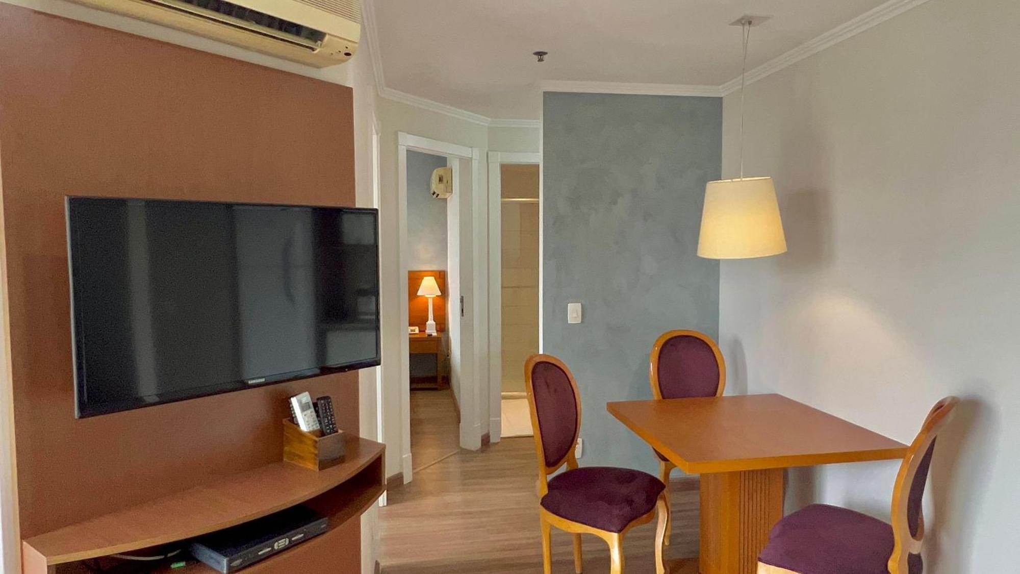 Hotel Flat 2 Quartos - Rua Alvorada 1009 *